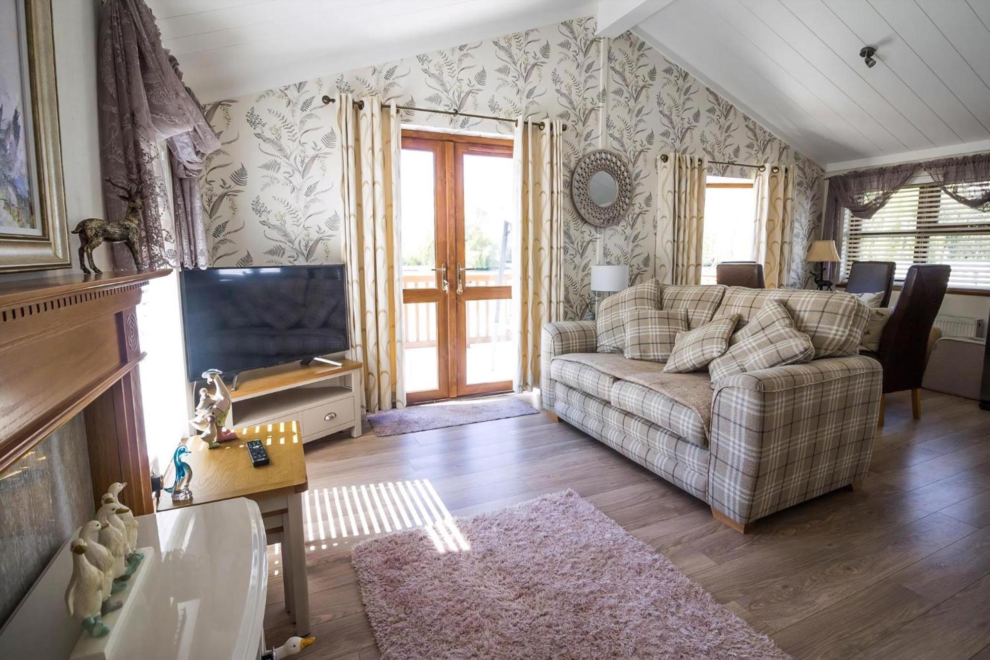 Stunning Lodge With Free Wifi For Hire At Carlton Meres In Suffolk Ref 60013M Saxmundham Zewnętrze zdjęcie