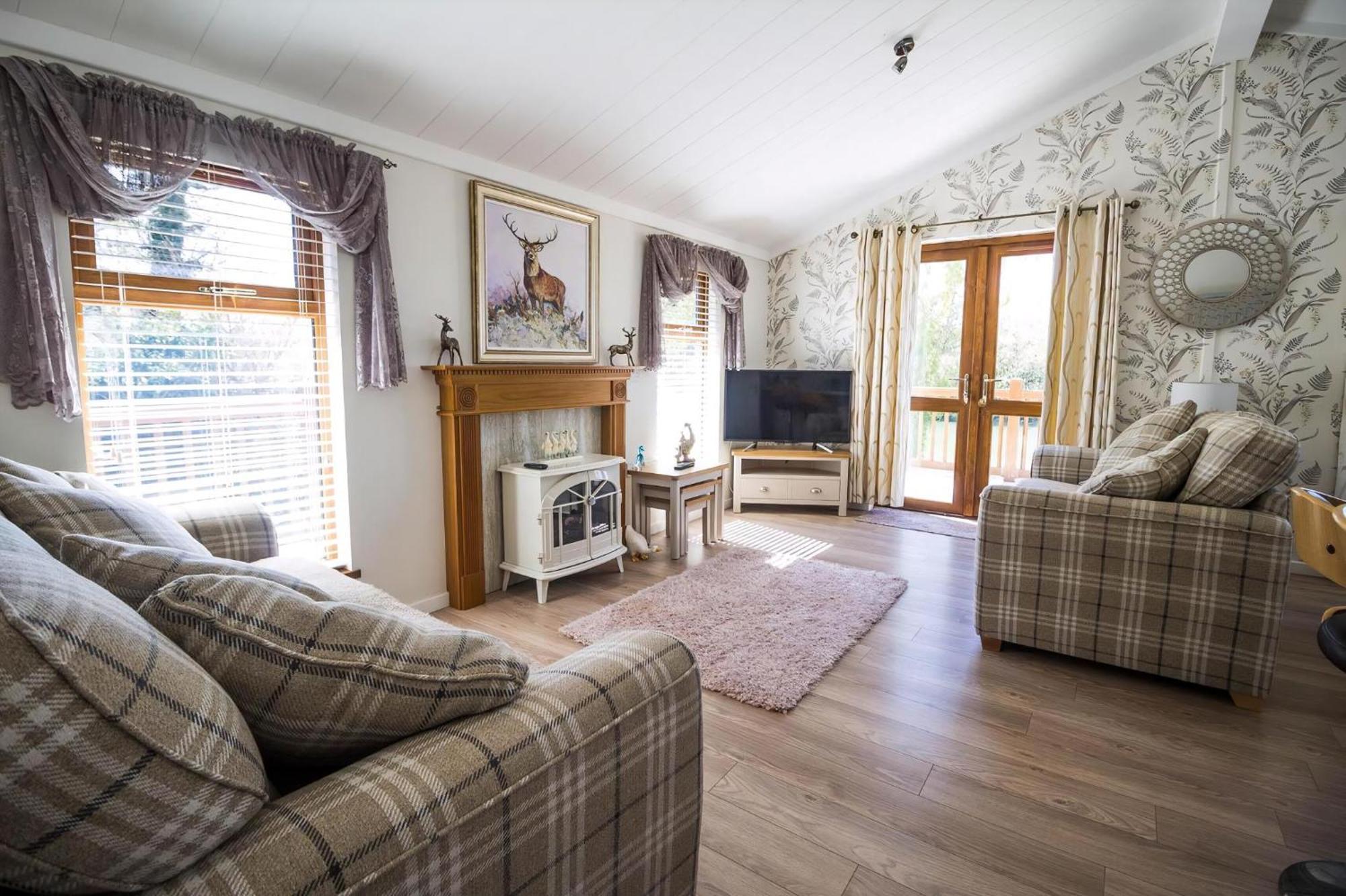 Stunning Lodge With Free Wifi For Hire At Carlton Meres In Suffolk Ref 60013M Saxmundham Zewnętrze zdjęcie