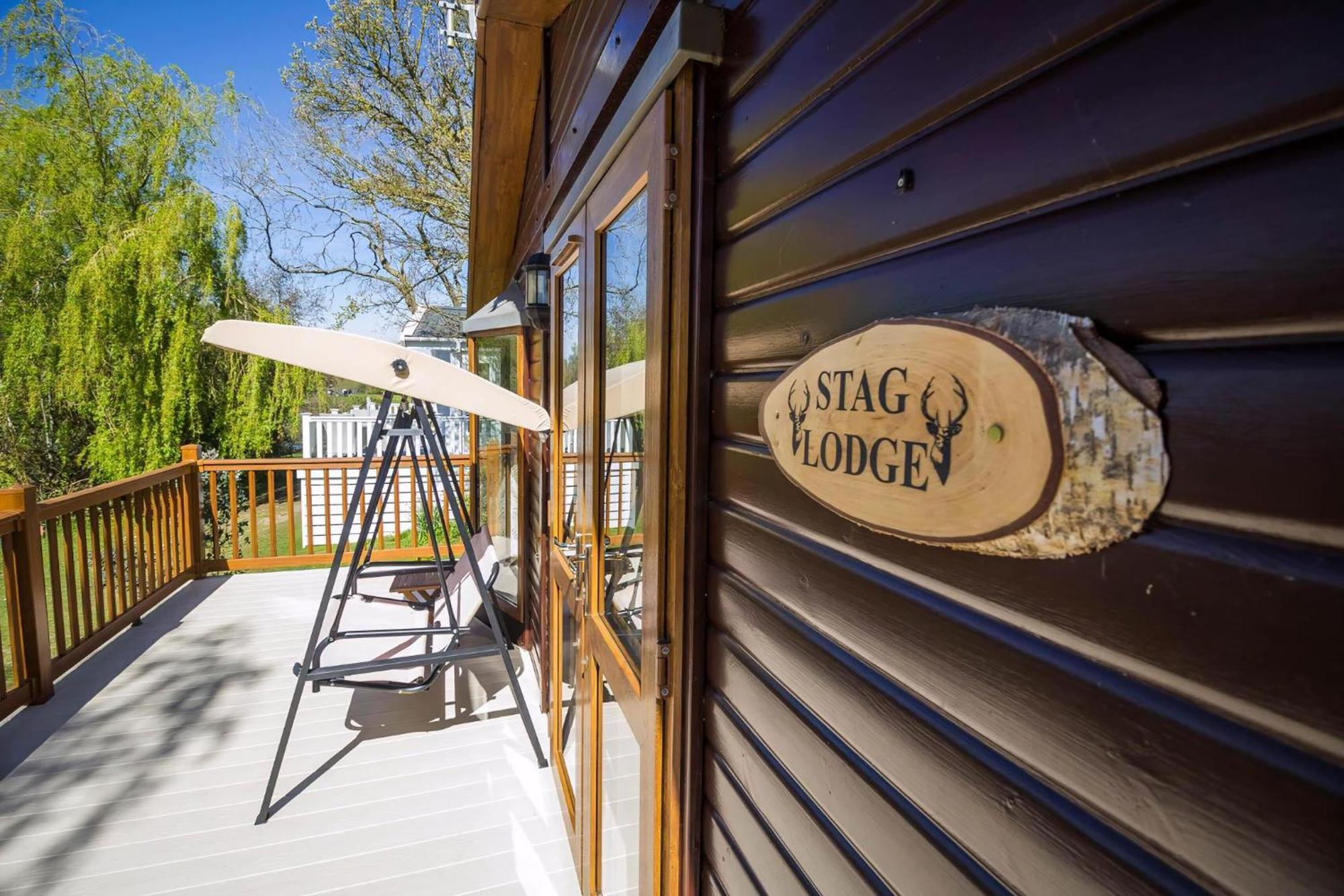 Stunning Lodge With Free Wifi For Hire At Carlton Meres In Suffolk Ref 60013M Saxmundham Zewnętrze zdjęcie